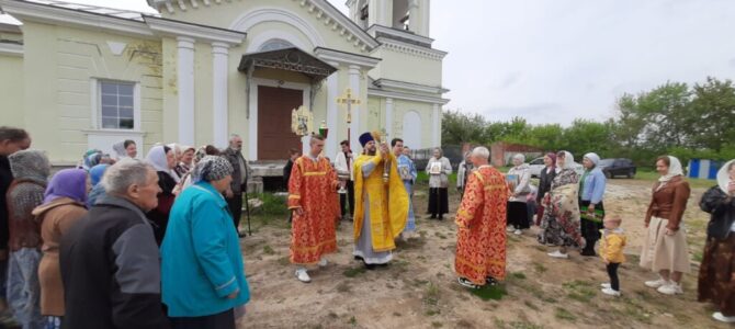 Престольный праздник в строящемся Троицком храме села Пирочи